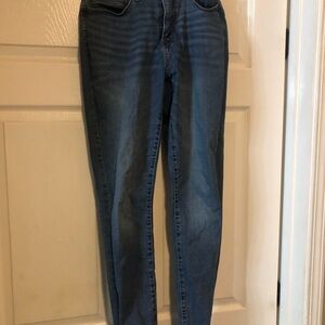 Classic Blue Women's Levi Jeans